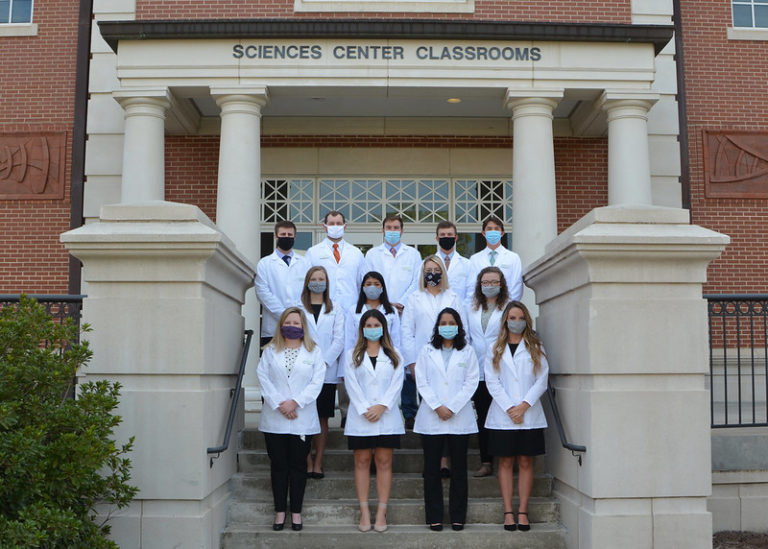 this photo shows a group of students in Auburn's Rural Medicine Program