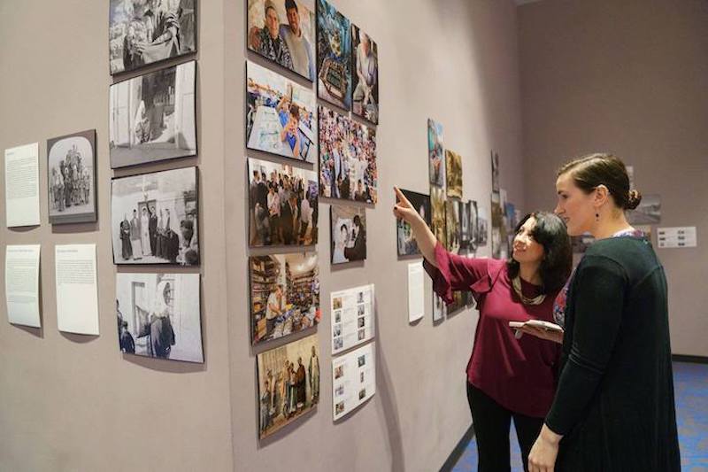 This photo shows Fakhira Halloun viewing exhibits at the Museum of the Palestinian People, which she helped found.